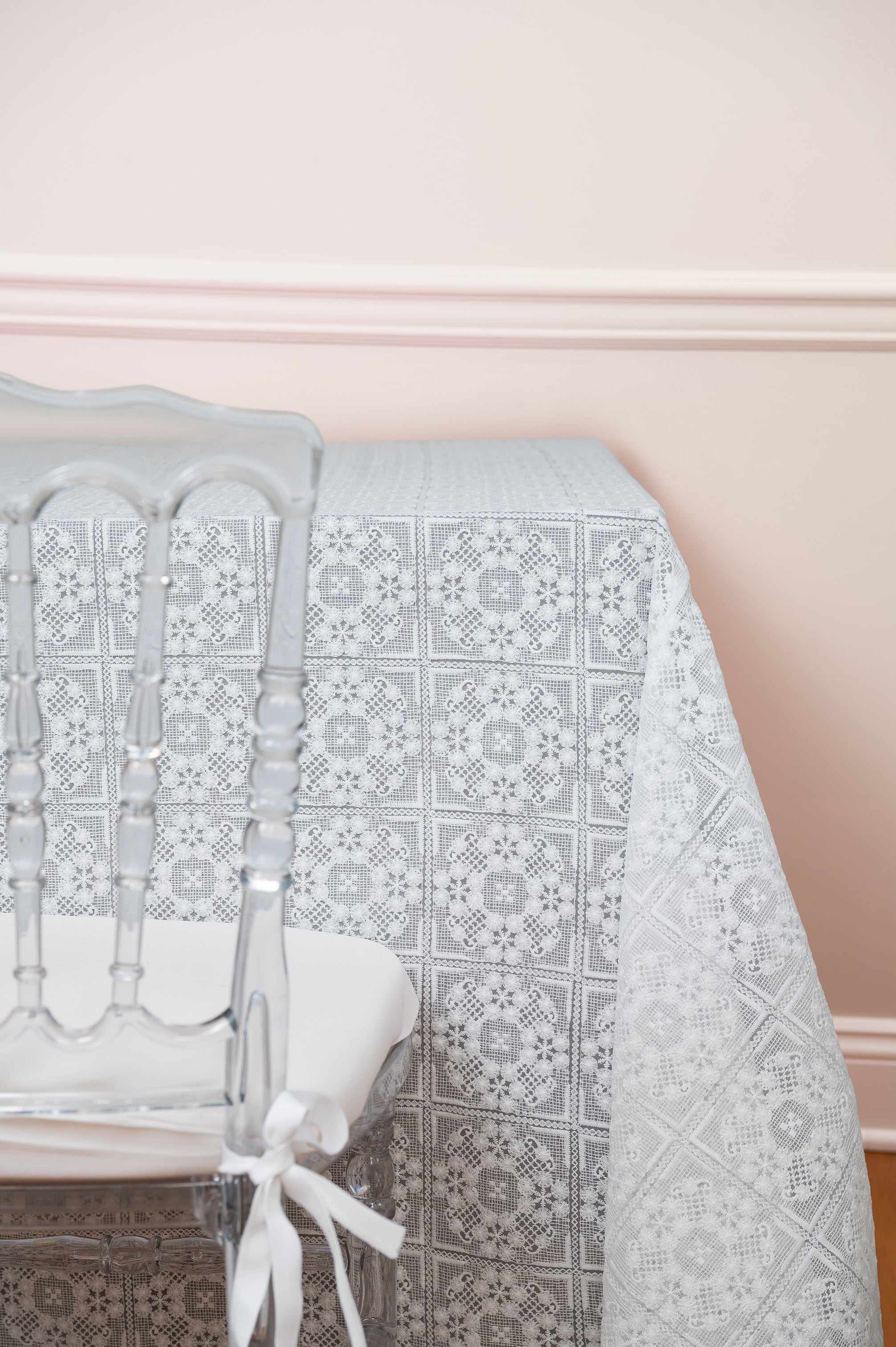 Small Square Lace – TableTrends